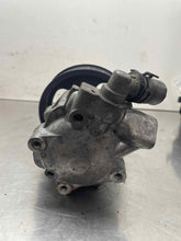 Load image into Gallery viewer, POWER STEERING PUMP Cayenne Panamera 11 12 13 14 15 16 17 18 - NW664647