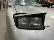 Load image into Gallery viewer, Headlight Lamp Assembly Chevrolet Corvette 2004 - NW665530