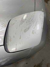 Load image into Gallery viewer, Headlight Lamp Assembly Chevrolet Corvette 2004 - NW665530