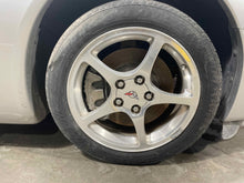 Load image into Gallery viewer, Wheel Rim Chevrolet Corvette 2004 - NW665895