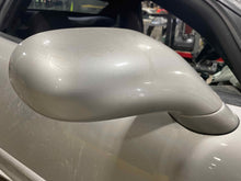 Load image into Gallery viewer, Side View Door Mirror Chevrolet Corvette 2004 - NW665452