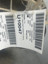 Load image into Gallery viewer, TRANSFER CASE F250SD Pickup F350SD Pickup F450SD Pickup F550SD Pickup 03-10 - NW667651