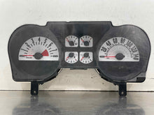 Load image into Gallery viewer, SPEEDOMETER CLUSTER Ford Mustang 2005 05 - NW672638