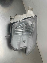 Load image into Gallery viewer, FOG LAMP LIGHT Ford Explorer 2016 16 2017 17 Right - NW673626