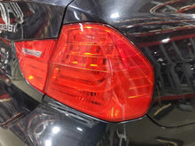 Load image into Gallery viewer, OUTER TAIL LIGHT LAMP BMW 323i 328i 335i M3 09 10 11 Right - NW674537