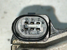 Load image into Gallery viewer, THROTTLE BODY Beetle Jetta Golf 99 00 01 02 03 04 05 06 - NW674783