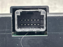 Load image into Gallery viewer, FRONT TEMPERATURE CONTROLS Highlander 14 15 16 17 18 19 - NW675798
