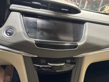 Load image into Gallery viewer, Radio Cadillac XT5 2018 - NW676265