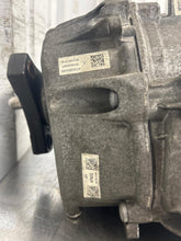 Load image into Gallery viewer, TRANSFER CASE Mercedes-Benz E300 E350 E400 E550 17 18 19 20 - NW677397