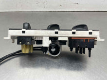 Load image into Gallery viewer, Temperature Controls Ford Mustang 2002 - NW681130