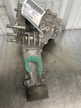 Load image into Gallery viewer, Transfer Case Toyota Venza 2013 - NW681943