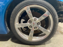 Load image into Gallery viewer, Wheel Rim Chevrolet Corvette 2008 - NW683279