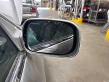 Load image into Gallery viewer, SIDE VIEW MIRROR Toyota Camry 02 03 04 05 06 Right - NW683537