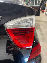 Load image into Gallery viewer, TRUNK LID MOUNTED TAIL LIGHT LAMP 323i 325ci 325i 328i 330ci 06-08 Right - NW687180
