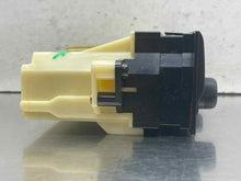 Load image into Gallery viewer, Temperature Controls Toyota 4 Runner 2002 - NW689839