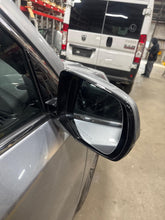 Load image into Gallery viewer, Side View Door Mirror Acura MDX 2017 - NW689508