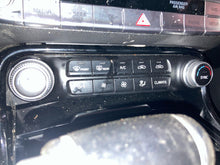 Load image into Gallery viewer, Temperature Controls Kia Stinger 2021 - NW690357