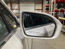 Load image into Gallery viewer, Side View Door Mirror Lincoln MKC 2017 - NW693613