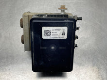 Load image into Gallery viewer, ABS Pump SAVANA 2500 VAN 2020 - NW694620