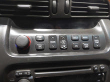 Load image into Gallery viewer, Temperature Controls Cadillac Deville 2005 - NW696077