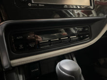 Load image into Gallery viewer, Temperature Controls COROLLA IM 2018 - NW696129