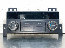 Load image into Gallery viewer, Temperature Controls GMC Yukon 2018 - NW696538