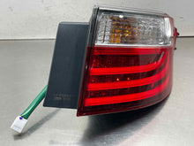 Load image into Gallery viewer, OUTER TAIL LIGHT LAMP ES300H ES350 2013 13 2014 14 2015 15 Right - NW697171