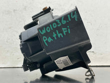 Load image into Gallery viewer, Fog Light Sentra Maxima Rogue 2007 07 2008 08 2009 09 10 11 12 13 Right - NW699715