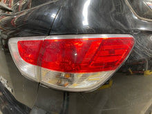 Load image into Gallery viewer, OUTER TAIL LIGHT LAMP Nissan Pathfinder 13 14 15 16 Right - NW698747