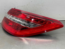 Load image into Gallery viewer, OUTER TAIL LIGHT LAMP E300 E350 E400 E550 E63 10 11 12 13 Right - NW701453