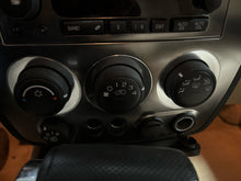 Load image into Gallery viewer, TEMPERATURE CONTROLS Hummer H3 06 07 08 09 10 - NW703044