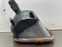 Load image into Gallery viewer, Park Lamp Light Hummer H3 2010 - NW702813