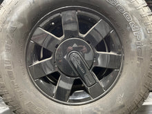 Load image into Gallery viewer, Wheel Rim Hummer H3 2010 - NW702958