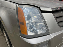 Load image into Gallery viewer, HEADLIGHT LAMP ASSEMBLY Cadillac SRX 04 05 06 07 08 09 Right - NW703556