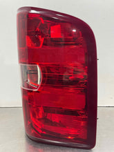Load image into Gallery viewer, TAIL LIGHT LAMP Silverado 1500 Pickup Silverado 2500 07-14 Right - NW704061