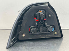 Load image into Gallery viewer, OUTER TAIL LIGHT LAMP Saab 9-5 1999 99 2000 00 2001 01 Right - NW707286