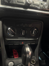 Load image into Gallery viewer, Temperature Controls Volkswagen Beetle 2013 - NW708346