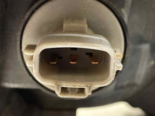 Load image into Gallery viewer, HEADLIGHT LAMP ASSEMBLY Baja Legacy 00 01 02 03 04 05 06 Left - NW103613