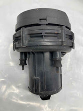Load image into Gallery viewer, AIR INJECTION PUMP SMOG BMW 325i 328i 330i 323i 1999 99 00 01 02 03 04 05 - NW8024