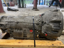 Load image into Gallery viewer, TRANSMISSION Jeep Wrangler 12 13 14 15 16 17 18 VIN W - DG197047