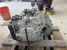 Load image into Gallery viewer, Transmission Hyundai Santa Fe 2013 - DG203313