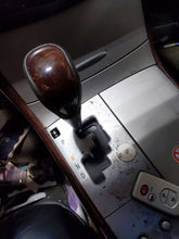 Load image into Gallery viewer, Floor Shifter Toyota Avalon 2009 - NW682326