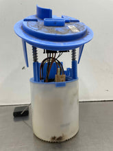 Load image into Gallery viewer, FUEL PUMP E350 E550 E63 GLK350 2010 10 2011 11 2012 12 Right - NW536069