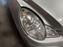 Load image into Gallery viewer, HEADLIGHT LAMP ASSEMBLY R320 R350 R500 R63 06 07 08 09 10 Right - NW103430