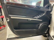 Load image into Gallery viewer, Front Interior Door Trim Panel MERCEDES ML-CLASS 2011 - NW522864