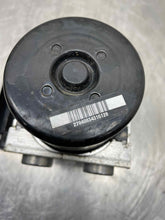 Load image into Gallery viewer, ABS ANTI-LOCK BRAKE PUMP Land Rover LR2 2012 12 - NW407152