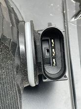 Load image into Gallery viewer, Tail Lamp Light FORD F350SD PICKUP 2022 - NW446251