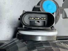 Load image into Gallery viewer, Tail Lamp Light FORD F350SD PICKUP 2022 - NW446251
