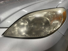 Load image into Gallery viewer, HEADLIGHT LAMP ASSEMBLY Toyota Matrix 03 04 05 06 07 08 Left - NW472097