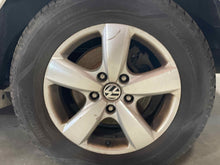 Load image into Gallery viewer, WHEEL RIM Routan 2009-2014 17x6-1/2 ALLOY - NW488871